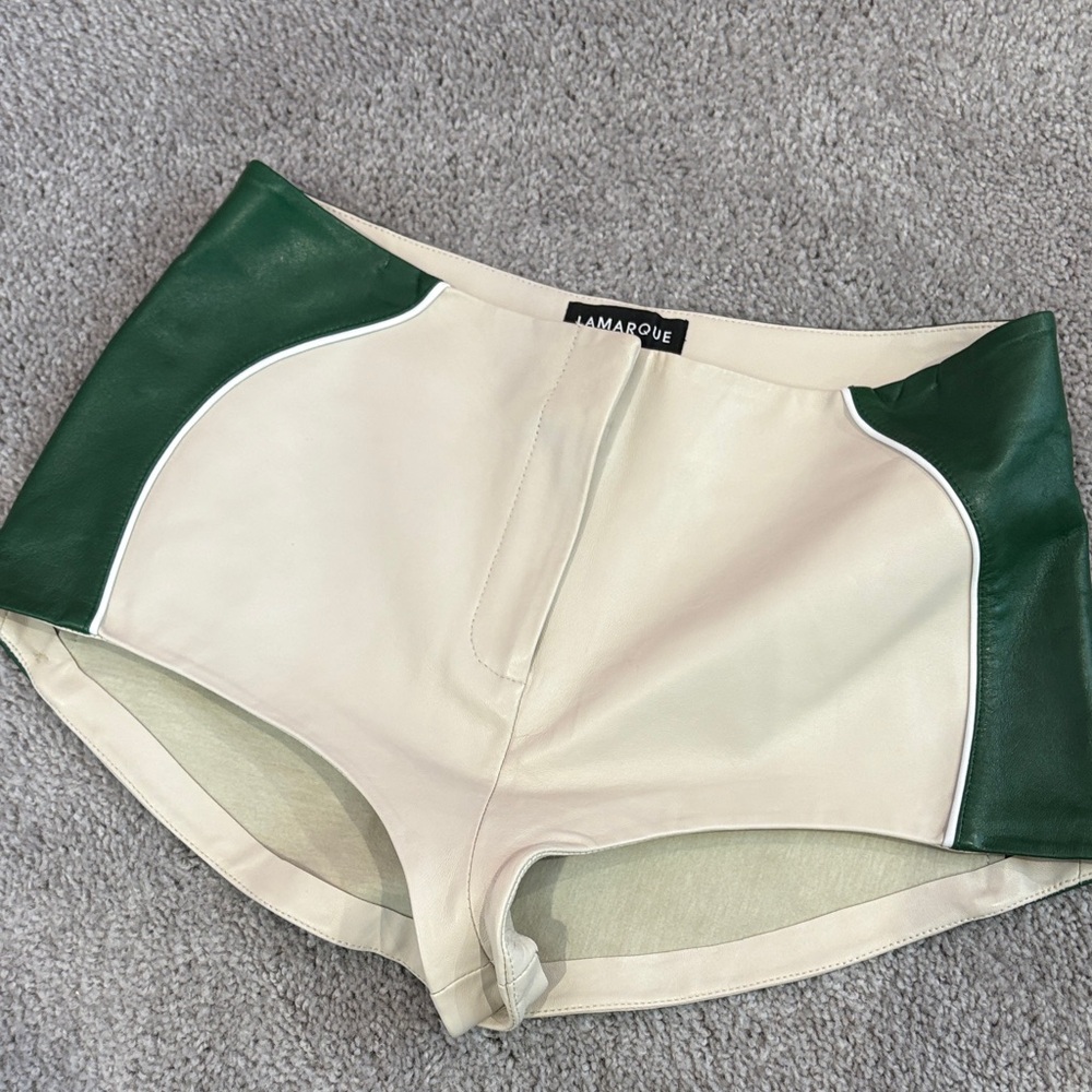 LAMARQUE High Waist Cream and Green Shorts